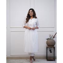 Baltas medvilninis siuvinėtas Kurti su kelnių rinkiniu Indijos moterims Dizainerio viršutinis Kurta rinkinys white