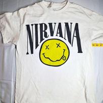 Nirvana white t-shirt with yellow smiley face design. Size M #rock #bandtee S įvairiaspalvis