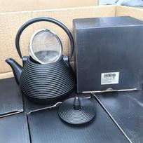 Ketaus arbatinukas su metaliniu sieteliu TR2309