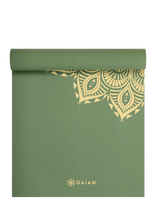 Gaiam - Olive Haze Mandala Yoga Mat 6Mm - Sportiniai jogos kilimėliai ir priedai - Chaki spalva