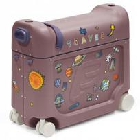 Stokke JetKids BedBox vaikiškas kelioninis lagaminas su sėdėjimo ir kojų atramos funkcija, Hazy Lilac, nuo 3 metų