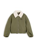 Tommy Jeans Demisezoninė striukė alyvuogių spalva / balta