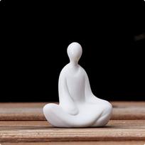Chinese White Porcelain Tea Pet Mini Fingertip Buddha Monk Statue Ornaments Handmade Ceramics Crafts Home Tea Set Decoration white
