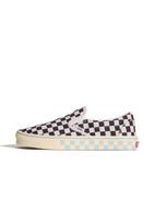 VANS Batai be raištelių 'Classic' pastelinė rožinė / juoda