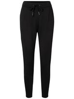 VERO MODA Klostuotos kelnės 'Eva' juoda
