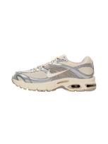Nike Sportswear Sportbačiai be auliuko 'AIR MAX MOTO 2K' dramblio kaulo / sidabrinė