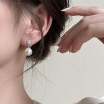 Romantic Share Mini Pearl Earrings 2 Colors Silver pearl