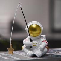 Creative Astronaut Star Decor: Birthday Gift & Home Wine Cabinet Ornament gray