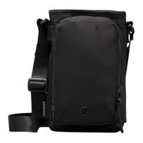Lululemon Vandens butelis 2L Su priekine kišenė Reguliuojamas peties dirželis Perdirbtas nailonas Rankinė per petį Unisex krepšiai Juoda LU9BO7S-BLACK Black/BLK black