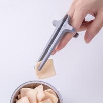 1 vnt. Tinginių pirštų valgymo lazdelės Žaidimai Valgyti užkandžius Sagtis Šepetėlis Vaizdo įrašas Be nešvarių rankų Maisto sąvaržėlė pilka spalva