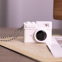 Retro Leather Style Mini Camera Keychain with Flashing Light and Sound - Bag Charm and Graduation Gift Camera Only, No Buckle white