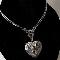 Gothic Bat Locket Necklace,Gothic Jewelry,Gothic Necklace,Bats,Halloween Vampire Party Jewelry,Fit for Bat Lovers Gift gray