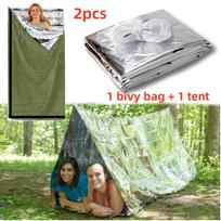 High thermal retention shelter kit, reflective foil tent and warm sleeping bag perfect for wilderness backpacking trips žalia