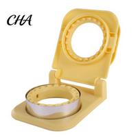 Crustless Sandwich Mold Cutter & Sealer, Uncrustable Round Maker, DIY Homemade Breakfast Maker Cutting Sealing Tool for Kids Lunch Box, Bento geltona