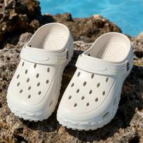 Summer Unisex Couples Clogs, Lightweight Soft Tire‑Pattern Sole Slip‑On Slippers, Fashion Outdoor Water‑Ready Footwear For Beach Drifting Daily Use 36/37 balta