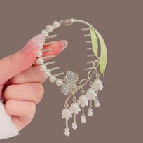 High-End Girl's Hair Accessories: Bun Hair Tie, Claw Clip, and Updo Hair Clips beige
