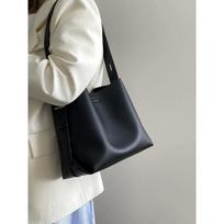 Commuter Large-capacity Tote Bag, Shoulder Bag with A Wide Handle, Large Water Bucket Bag juoda
