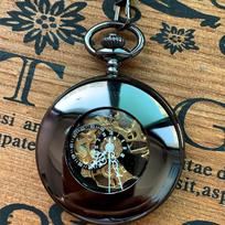 Nostalgiškas juodas dvipusis mechaninis kišeninis laikrodis su romėniškais skaitmenimis ir stambia grandinėle juoda