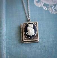 Can Be Opened Retro Butterfly Rebirth Tarot Card Opening and Closing Gothic Necklace, Design Sense Gate for Women Men
