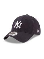 NEW ERA Kepurė 'CLASSIC' tamsiai mėlyna jūros spalva / balta