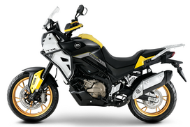 QJMOTOR SVT650 v2 motociklas
