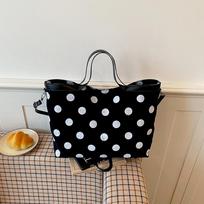 Lazy Wind Bag with Floral Print on The Shoulder Strap  Tote Bag  Handbag juoda