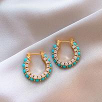 Blue Turquoise Diamond Round Ear Cuff: Elegant, Simple Design with High-End Feel - Versatile, Exquisite Jewelry. gray