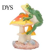 Waterproof Terrarium Decorations Resin Frog on Mushrooms Figurine, DIY Micro Landscape Bonsai Ornament, Cute Mushroom Figures for Outdoor Scaping A beige