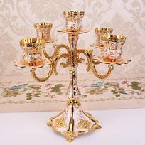 Turkiškas žvakidė trijų galvų penkių galvų Europos žvakidė retro ornamentas cinko lydinio Europos kūrybiškas žvakidės ornamentas five-headed golden hundred beige