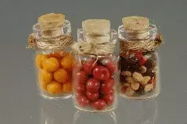 Creal Miniatures Stiklainis su slyvomis