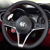 Rankomis siūta aukštos kokybės neslystanti juoda natūralios odos automobilio vairo apdangalas, skirtas Alfa Romeo Giulia Stelvio 2015-2018 gray