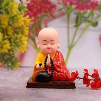 Moving Head And Hand Sitting Action Gautam Buddha Statue For Living Room | Car Dashboard | Home | Office Desk Onesize raudona