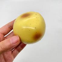 Traškus bulvių squishy žaisliukas-fidgetas, lėtai keliantis, streso malšinimo suspaudžiamas kamuoliukas su ASMR garsu, minkšta, tiršta tekstūra, dekompresinis kamuoliukas yellow
