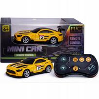 Nuotoliniu būdu valdomas mini metalinis automobilis 1:64, geltonas su šviesomis