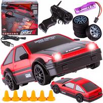 Radijo bangomis valdoma TOYOTA DRIFT automobilio modelis 4x4 su LED šviesomis, 2,4 GHz