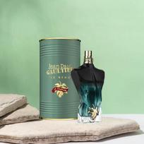Jean Paul Gaultier Le Beau Le Parfum I Tualetinis vanduo 125ml Drąsus ir viliojantis kvapas su ananasų, vilkdalgių, imbiero, kokoso, medienos natomis 125ml smaragdas