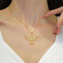 Women's Versatile Collarbone Phoenix Spreading Wings Light Luxury Necklace Gold titanium steel chain beige