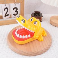 Children's desktop prank, finger biting crocodile, tooth extraction, biting, decompression artifact, board game puzzle Other yellow