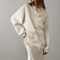 A Mid-length, Laid-back and Loose, Three-dimensional Floral Long-sleeved Pullover Hoodie for Women In Autumn and Winter L smėlis