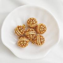 Paauksuotas tuščiaviduris karoliukas maišelio pakabukas - Atidaromas senovinio stiliaus DIY papuošalo ornamentas beige