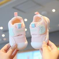 Breathable Mesh Soft Sole Baby First Walker Shoes - Cartoon Design with Magic Tape for Spring and Autumn 18 smėlis