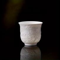 Dehua baltojo nefrito porceliano Gongfu arbatos puodelis „Prie upės per Qingming šventę“ reljefinis drožinys <200ml gray