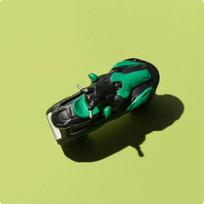 Žalia motorinės valties replika