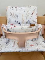 Atsparios vandeniui pagalvėlės Stokke Tripp Trapp, 2in1, su lapelių raštu