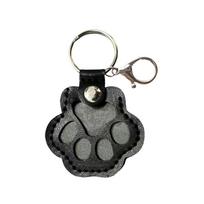 Pet Hair Keepsake Keychain Leather Memorial Locket for Storing Dog Cat Fur Cute Pet Loss Gift Remembrance Key Ring Bag Charm white