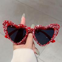 New heart frame sunglasses retro summer style fashion luxury diamond women black lens love sun glasses bling lady shades raudona