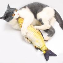 Cat Catnip Toys 18cm Artificial Simulation Stuffed Toy for Cats And Kittens Entertaining Crucian Carp beige
