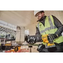 DEWALT 18V XR šepečių neturintis pjūklas su 2x5Ah PowerStack baterijomis ir TSTAK dėžute