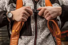NEO TOOLS Apsaugos nuo kritimo rinkinys su diržu ir smūgio slopintuvu (TOP-97-102)