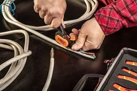NEO TOOLS 01-400 automatinis kabelių nuėmiklis 0,5–6 mm² su vielos pjaustytuvu